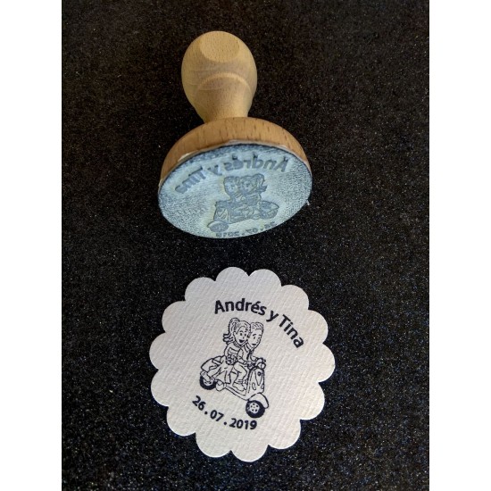 Sello novios en vespa 4,5 cm de diámetro